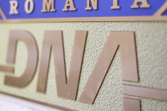 un executor judecatoresc si trei avocati au fost trimisi in judecata de dna ar fi prejudiciat mai multe banci cu milioane de lei 67e2b39f83cd9