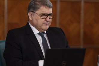 video emil hurezeanu ar putea ramane fara viza coalitiei de ce sunt suparati liderii psd si udmr pe ministrul de externe 67e3fe1731258