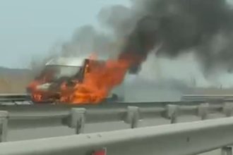video o duba a luat foc pe autostrada bucuresti ploiesti circulatia rutiera este oprita pe sensul catre capitala 67e144d309add