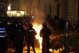 video perchezitii in dosarul violentelor de la bec de dupa respingerea candidaturii lui calin georgescu noua suspecti vor fi audiati 67e284bf41748