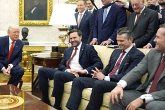 waltz e un idiot consilierul lui trump e pe faras dupa scandalul publicarii planurilor militare ale sua pe un grup de chat 67e26289384f1