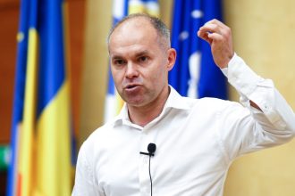alegeri prezidentiale 2025 cine este daniel funeriu fostul ministru al educatiei care a introdus camerele video la bac 67ec03340662e