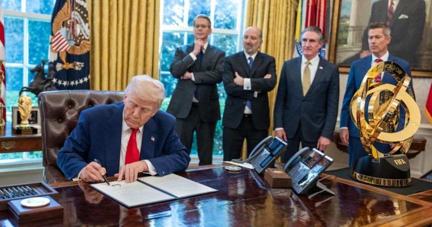 analiza frictiuni privind tarifele in echipa de consilieri miliardari de la casa alba cine a reusit sa castige increderea lui donald trump 67fbd2a486d6f