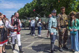 aproape 90 dintre romani cred ca romania trebuie sa ramana in ue si nato sondaj inscop 67f7a16f0fd37