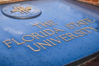 atac armat la universitatea din florida 6 oameni sunt in stare grava un suspect a fost retinut 680157eb2af5e