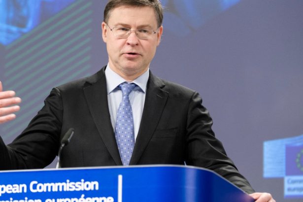avertisment de la bruxelles sua cea mai lovita de taxe vor scadea salariile si puterea de cumparare 67f92d4b86835