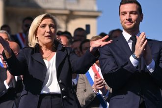 bardella vrea sa si angajeze asistentul de partid la parlamentul european o actiune similara a dus la condamnarea lui marine le pen 67f8f18809e02