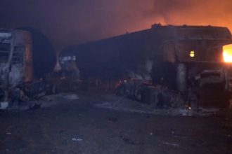 bilant sangeros dupa atacul sua asupra portului petrolier din yemen 80 de persoane ucise si 150 de raniti 6803603c587ef