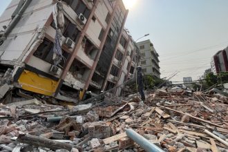 bilantul in urma cutremurului din myanmar depaseste 2 700 de morti femeie salvata de sub daramaturi dupa 91 de ore 67ebdb20e21bd