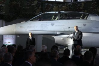 bulgaria a primit primul f 16 american achizitionat in cel mai mare contract militar din ultimii 35 de ani 67fbb68404d96