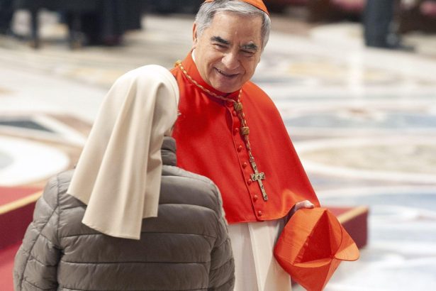 cardinalul italian condamnat pentru deturnare de fonduri spune ca nu va participa la conclavul pentru alegerea noului papa 6810dc962c3bb
