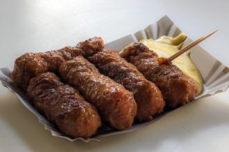 ce mananca romanii de 1 mai desi micul este regele incontestabil al acestei sarbatori alte alimente vin tare din urma 6811e5a95391b