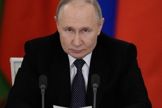ce spune vladimir putin despre noi negocieri de pace in ucraina in contextul reluarii luptelor dupa armistitiul de paste 68068d84dea54
