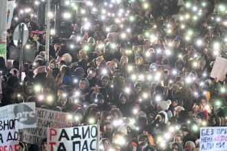 cererile uniunii europene sunt aproape aceleasi cu ale manifestantilor de pe strazile serbiei spune comisarul pentru extindere 67ff4c52b6d80