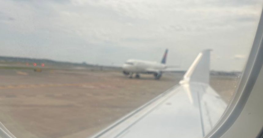 coliziune pe pista aeroportului ronald reagan la washington intre doua avioane la bordul unuia se aflau cinci alesi din congres 67f823477373b