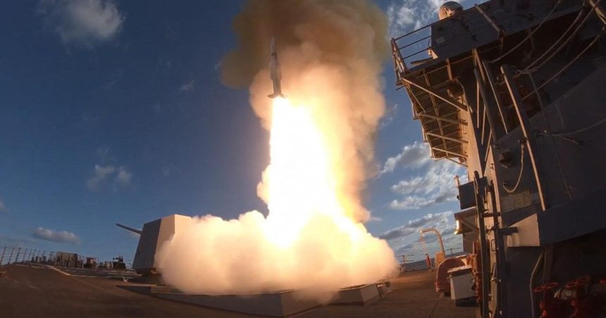 confruntata cu amenintarea bombardierelor strategice rusesti tu 95ms australia ar putea sa cumpere din sua sistemele avansate sm 6 68053e5c2436a