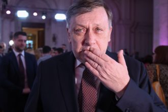 crin antonescu revine asupra afirmatiei despre uciderea traficantilor de droguri a fost o expresie nefericita daca vreti o si regret 68021022b701d