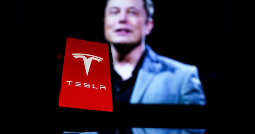 cum au reactionat investitorii tesla dupa ce elon musk a anuntat ca se va concentra mai putin pe politica si mai mult pe companie 6809d36b35f87