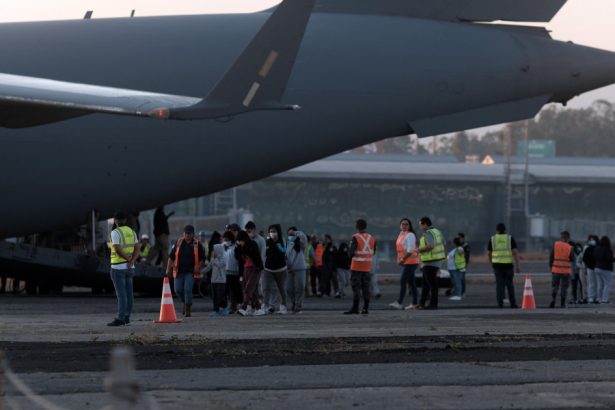 curtea suprema a sua ii permite lui trump sa continue expulzarea migrantilor 67f4caa2655c8