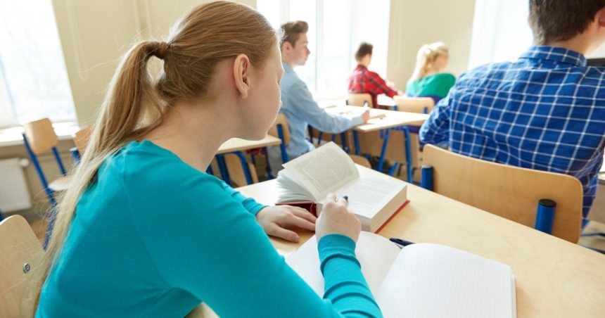 curtea suprema a sua majoritar conservatoare analizeaza manualele scolare care contin subiecte lgbt 6807306a39f4a