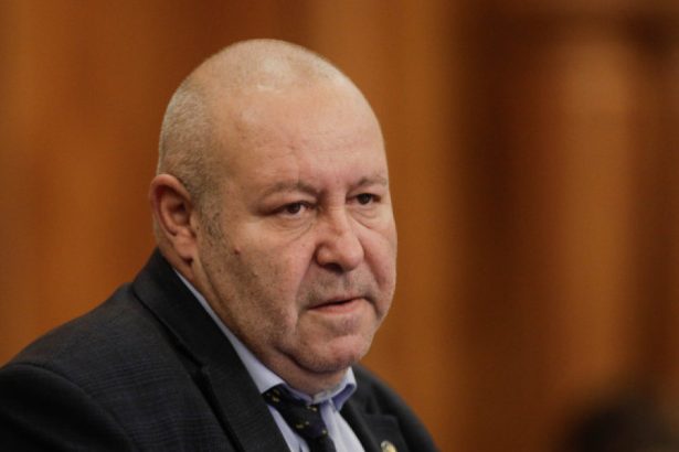 daniel fenechiu usr ul demonstreaza o data in plus ca nu putem vorbi la ei de consecventa si recunostinta 67f670bd8ae18