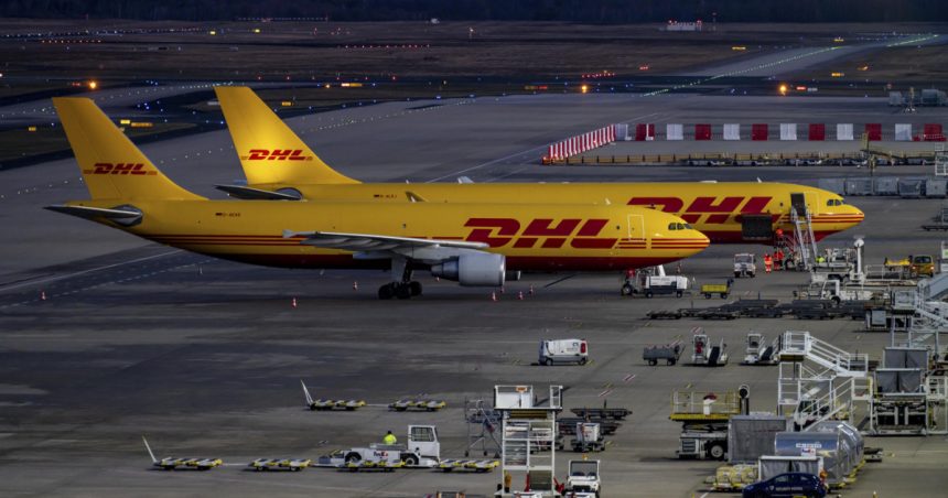 dhl suspenda livrarile coletelor de mare valoare catre statele unite din cauza tarifelor impuse de donal trump 6805061b7dccf