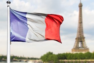 doi ministri francezi sunt anchetati dupa sinuciderea unor ingrijitori din spitale publice ce acuzatii le sunt aduse 67fcd472ede64