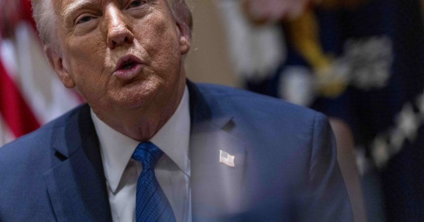 donald trump compara condamnarea lui marine le pen cu propriile sale procese este foarte asemanator cu tara noastra 67eb7400391b2