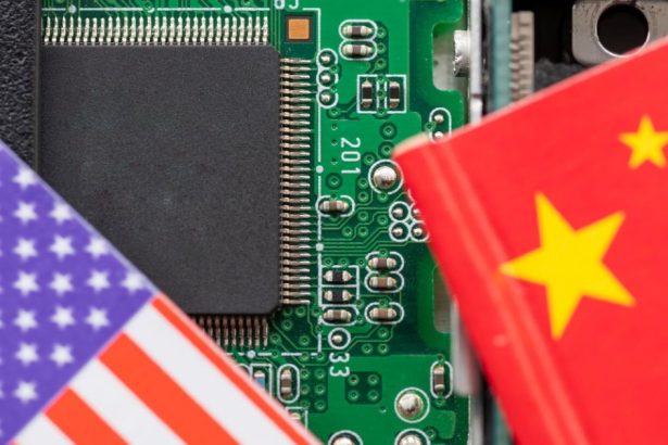 donald trump va anunta saptamana aceasta noile tarife pentru semiconductori 67fcac9bd353b
