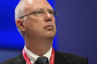 emisarul lui putin a ajuns la washington si se plange ca forte neidentificate incearca sa provoace tensiuni intre sua si rusia 67ee72a48e291