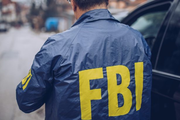 fbi a retinut o judecatoare pe care o acuza ca a ajutat un imigrant ilegal sa evite arestarea 680bbae850efe