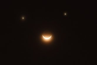 fenomen rar pe cer vizibil din toata lumea luna venus si saturn formeaza o fata zambitoare cand se va intampla 680261ef920a4