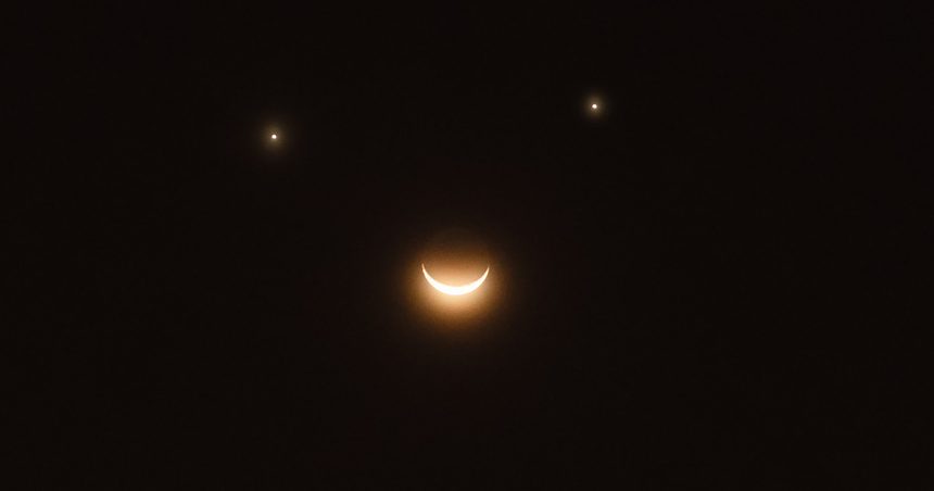 fenomen rar pe cer vizibil din toata lumea luna venus si saturn formeaza o fata zambitoare cand se va intampla 680261ef920a4