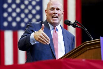fostul procuror general interimar whitaker fara experinta semnificativa in politica externa a fost confirmat ca emisar al sua la nato 67ece77c6fb13