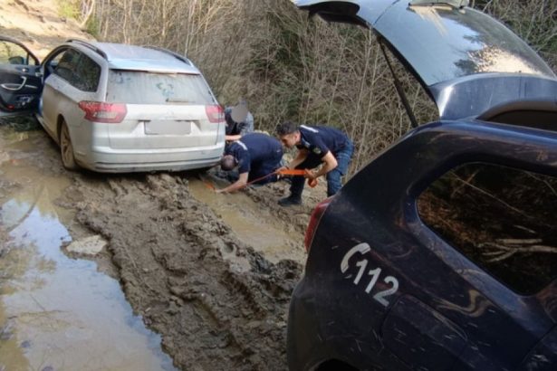 foto trei cercetatori rataciti in muntii buzaului au fost salvati dupa 10 ore de cautari 6800ff16dc80e