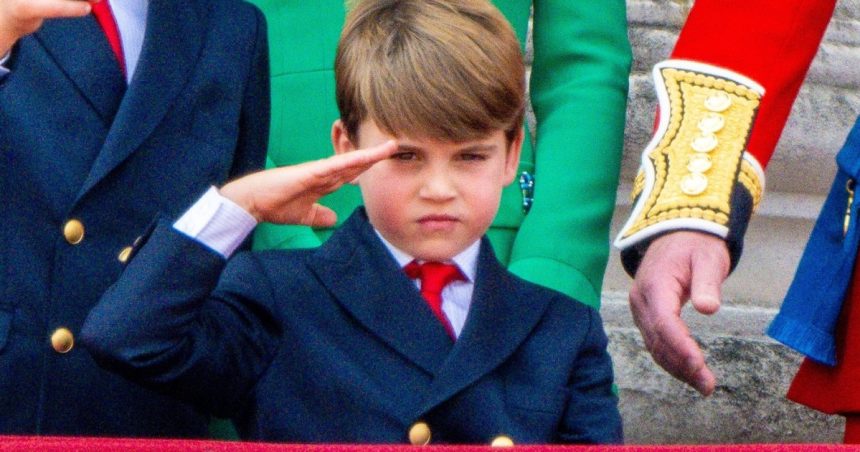 fotografie inedita cu printul louis publicata de william si kate momentul festiv sarbatorit de familia regala britanica 6809133933af5