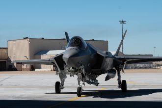 frankenjet armata sua va lupta cu un avion invizibil reconstruit din piesele a doua aeronave f 35 accidentate 67f78c1aafae8