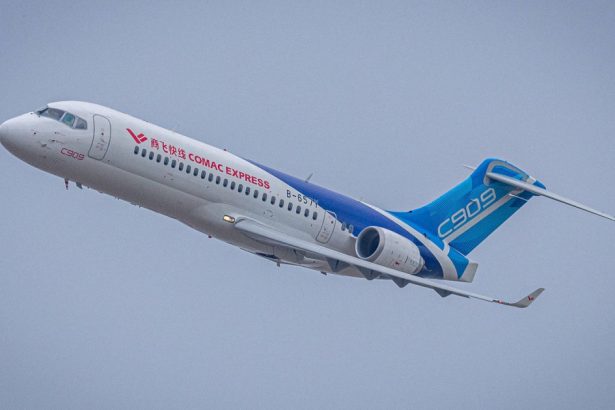 galerie foto avioane chinezesti comac au inceput serviciul comercial in vietnam producatorul isi propune sa concureze boeing si airbus 6804b2e7c7868
