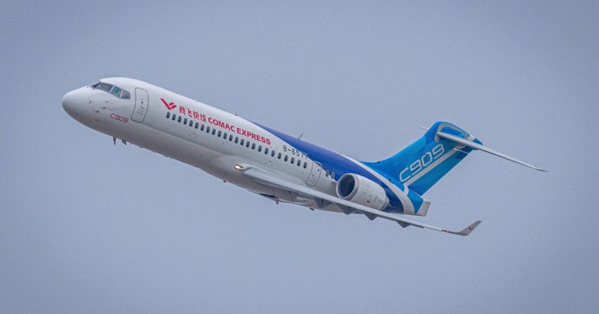 galerie foto avioane chinezesti comac au inceput serviciul comercial in vietnam producatorul isi propune sa concureze boeing si airbus 6804b2e7c7868
