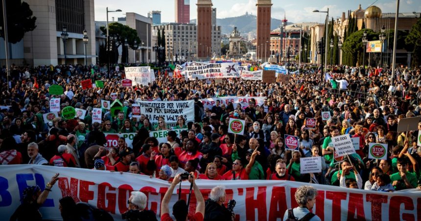 galerie foto zeci de mii de oameni au protestat in spania impotriva crizei locuintelor sa punem capat speculei imobiliare 67f251d3b066f