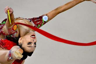 gimnastii rusi refuza sa concureze in competitiile internationale sub steag neutru federatia e de acord cu pozitia lor 67f2c4abae981