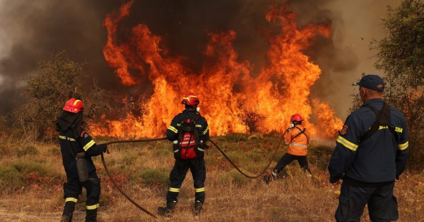 grecia se pregateste de sezonul incendiilor pe fondul schimbarilor climatice numar record de pompieri mobilizati in 2025 680a34accf095