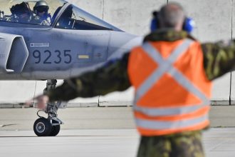 in timp ce asteapta livrarea noilor f 35a praga e din ce in ce mai aproape de prelungirea unui acord cu saab pentru 12 avioane gripen 67f7494e713e1