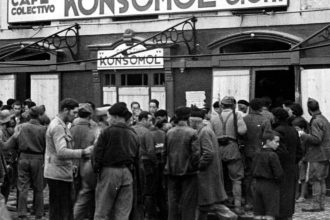 kremlinul va reinvia scolile comsomol din epoca sovietica pentru indoctrinarea tinerilor acestia vor primi instructie ideologica 6800862962251