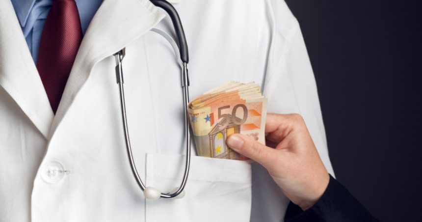 medici din iasi acuzati de mita luau pana la 3 500 de euro pentru a grabi operatiile unor pacienti 67f8f673ad1b0