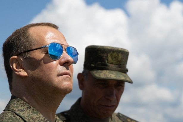 medvedev prezice al treilea razboi mondial acuzand vestul ca a pornit un razboi impotriva rusiei in ucraina 67f4e33e4f9d7