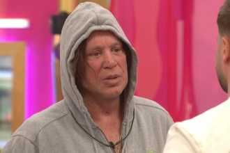 mickey rourke actorul in varsta de 71 de ani dat afara dintr un show tv dupa un conflict inacceptabil cu un coleg 6800008fcd050