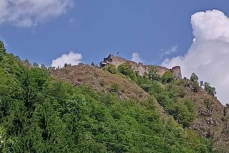 motivul pentru care cetatea lui vlad tepes de la poenari a fost inchisa vizitatorilor la doua saptamani dupa redeschidere 6811082e2d78d