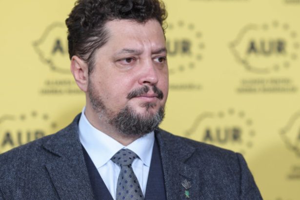 news alert claudiu tarziu a anuntat ca se desparte definitiv de aur sunt alungat din propria casa ce ii reproseaza lui george simion 67f684a9e160b