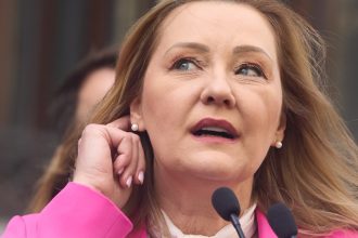 news alert usr anunta ca il sustine pe nicusor dan la alegerile prezidentiale nu mai exista o cale pentru lasconi sa ajunga in turul doi 67f64309f3aed